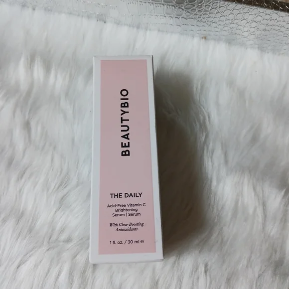 Vitamin C Brightening Serum - BIO BEAUTY - The Daily Vitamin C Brighteni…